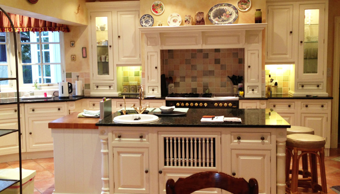 country cottage kitchen